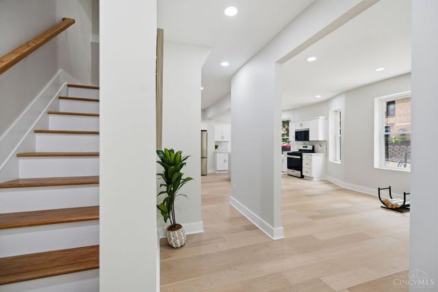 2548 Hackberry Street, Cincinnati, OH 45206