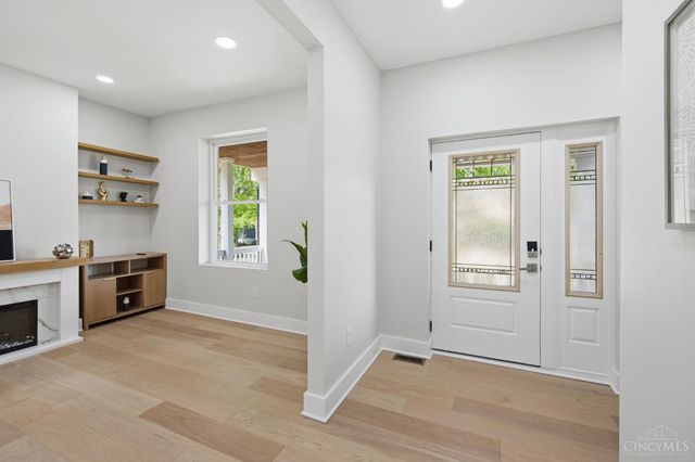 2548 Hackberry Street, Cincinnati, OH 45206