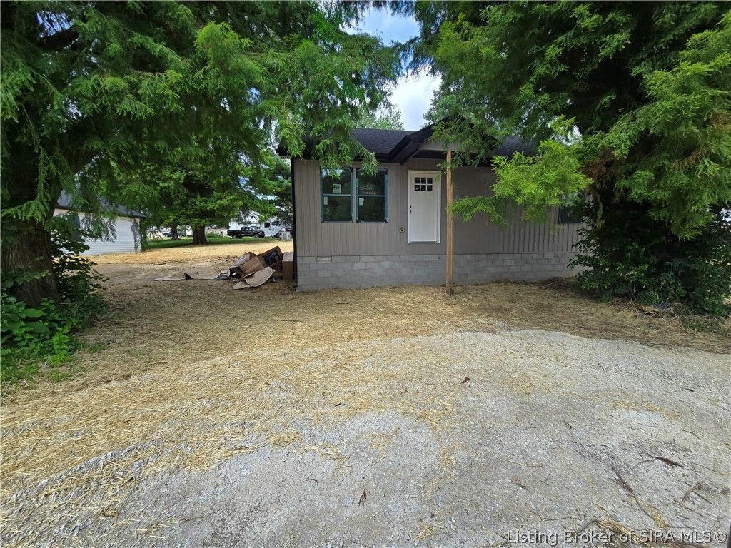 53 S Shelby Street, Campbellsburg, IN 47108