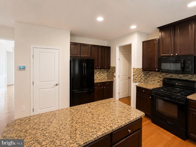 11 BRAEWOOD DR, Stafford, VA 22556