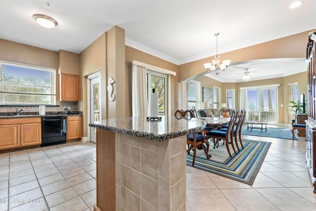 2230 Beach Drive, P-101, Gulfport, MS 39507