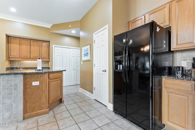 2230 Beach Drive, P-101, Gulfport, MS 39507