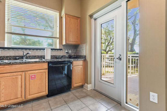 2230 Beach Drive, P-101, Gulfport, MS 39507