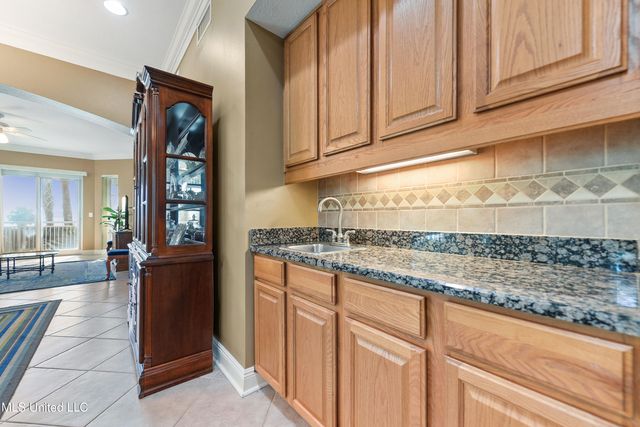 2230 Beach Drive, P-101, Gulfport, MS 39507