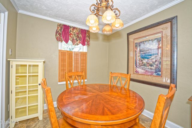 2834 Halsey Drive, Schenectady, NY 12304
