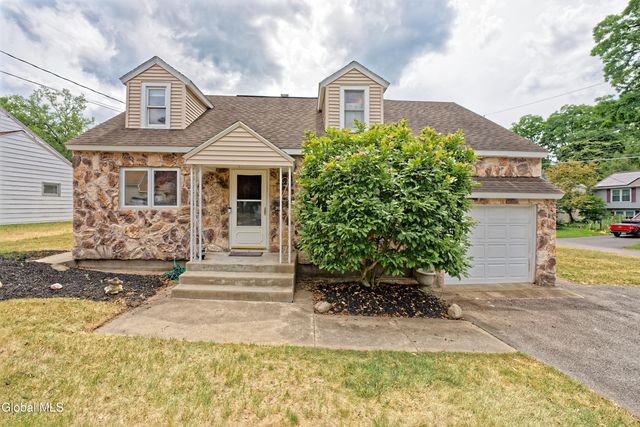 2834 Halsey Drive, Schenectady, NY 12304