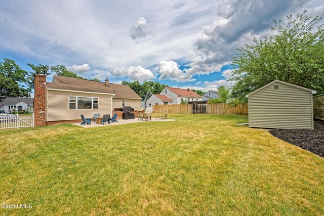 2834 Halsey Drive, Schenectady, NY 12304
