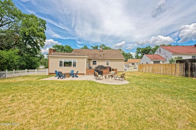 2834 Halsey Drive, Schenectady, NY 12304