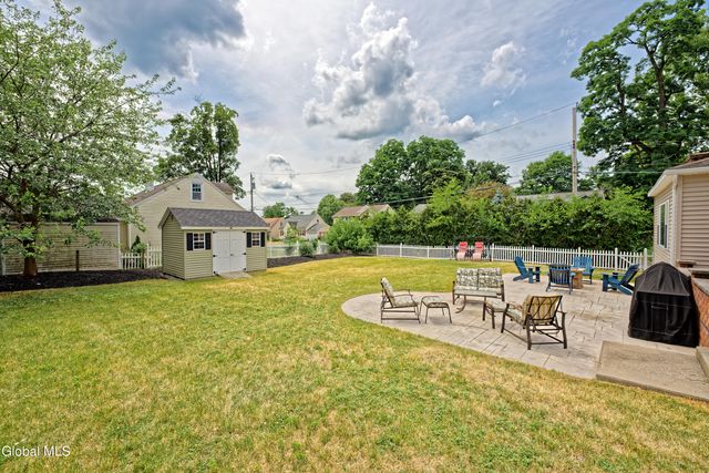 2834 Halsey Drive, Schenectady, NY 12304