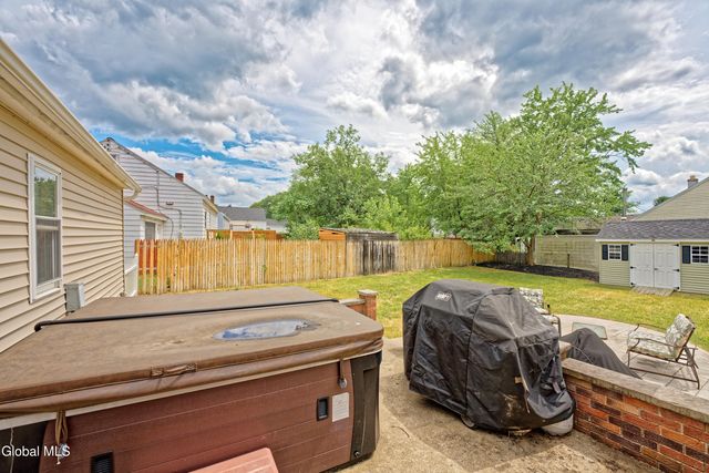 2834 Halsey Drive, Schenectady, NY 12304