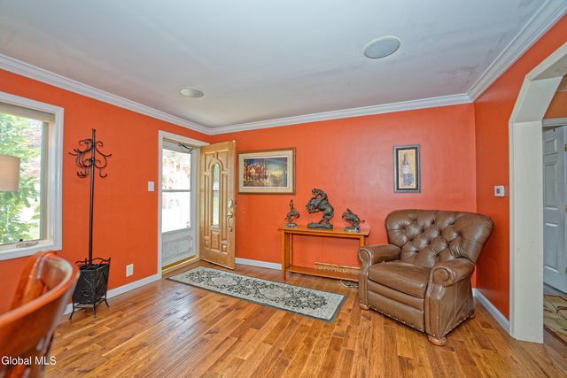 2834 Halsey Drive, Schenectady, NY 12304