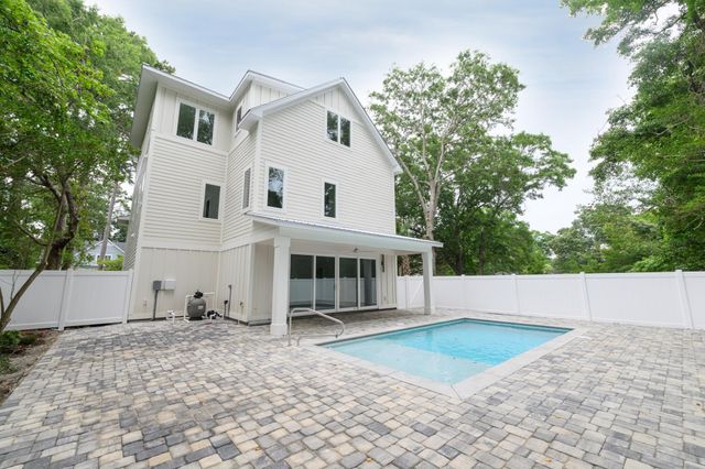 713 3rd Ave. N, Surfside Beach, SC 29575