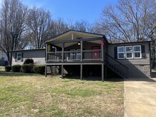 407 Oakview Dr, Columbia, TN 38401