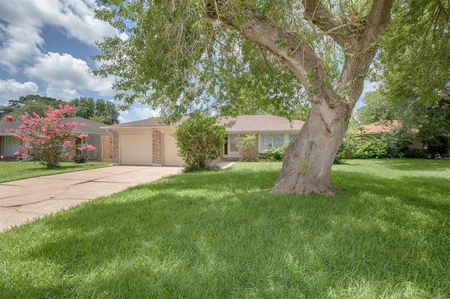 203 Fleetwood Circle, League City, TX 77573