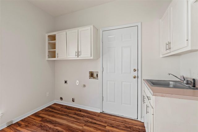 1124 Oaklands DR, Round Rock, TX 78681