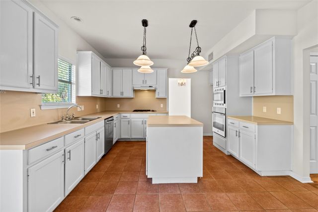 1124 Oaklands DR, Round Rock, TX 78681