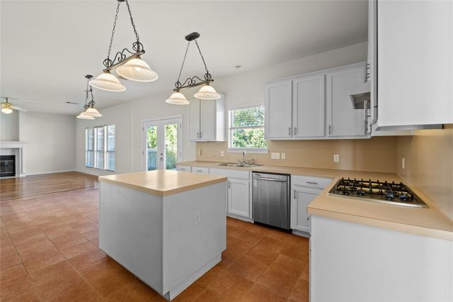 1124 Oaklands DR, Round Rock, TX 78681