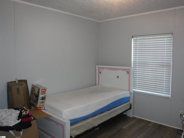 175 Madison Avenue, Wellford, SC 29385