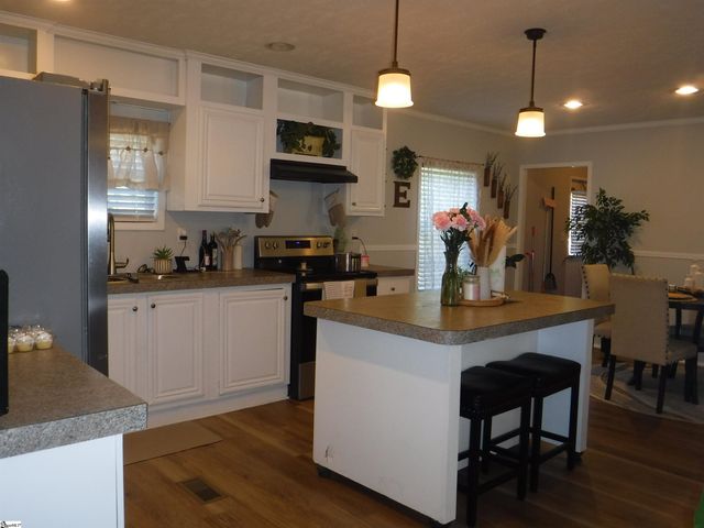 175 Madison Avenue, Wellford, SC 29385