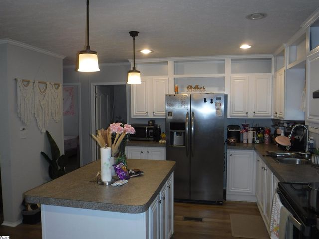 175 Madison Avenue, Wellford, SC 29385