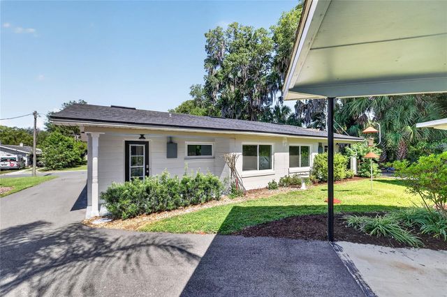 1012 N BAKER STREET, Mount Dora, FL 32757