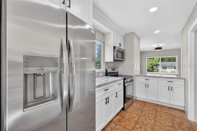 1012 N BAKER STREET, Mount Dora, FL 32757