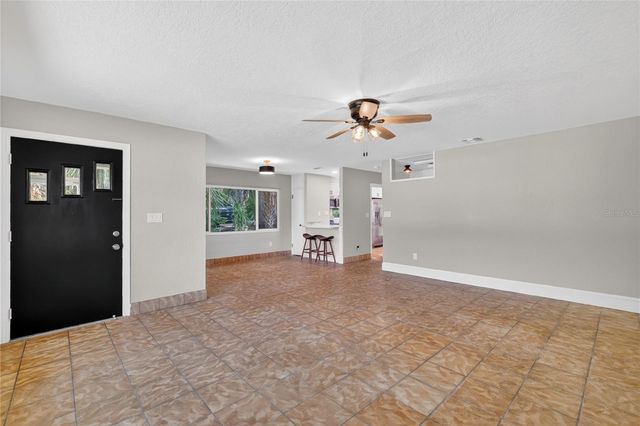 1012 N BAKER STREET, Mount Dora, FL 32757