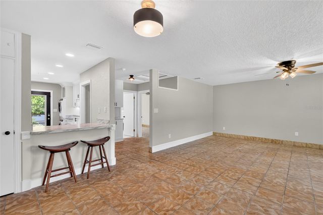 1012 N BAKER STREET, Mount Dora, FL 32757