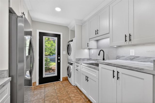 1012 N BAKER STREET, Mount Dora, FL 32757