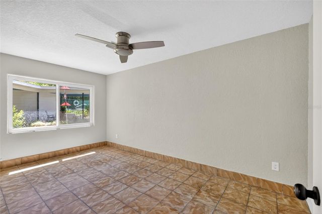 1012 N BAKER STREET, Mount Dora, FL 32757