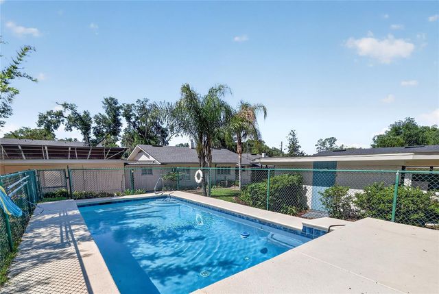 1012 N BAKER STREET, Mount Dora, FL 32757