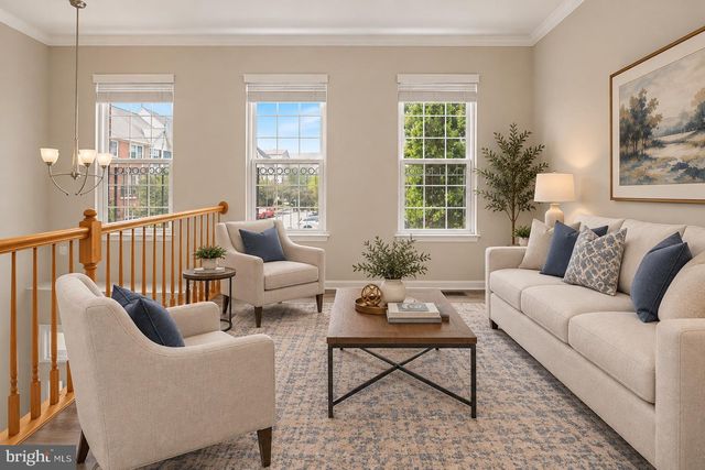 100 MEADOWS LN, Alexandria, VA 22304