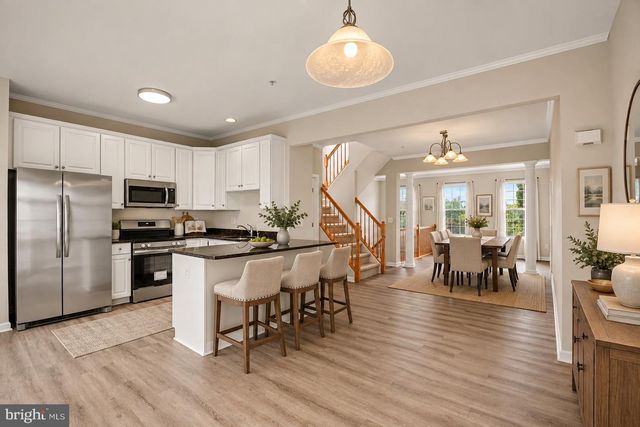 100 MEADOWS LN, Alexandria, VA 22304