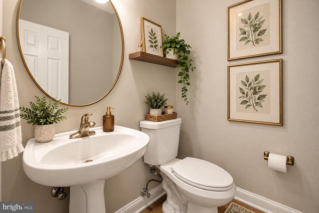 100 MEADOWS LN, Alexandria, VA 22304
