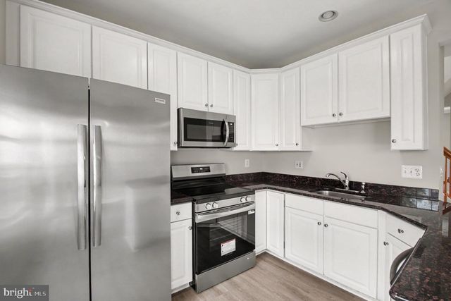 100 MEADOWS LN, Alexandria, VA 22304