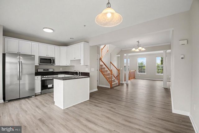 100 MEADOWS LN, Alexandria, VA 22304