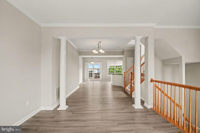 100 MEADOWS LN, Alexandria, VA 22304