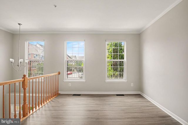 100 MEADOWS LN, Alexandria, VA 22304