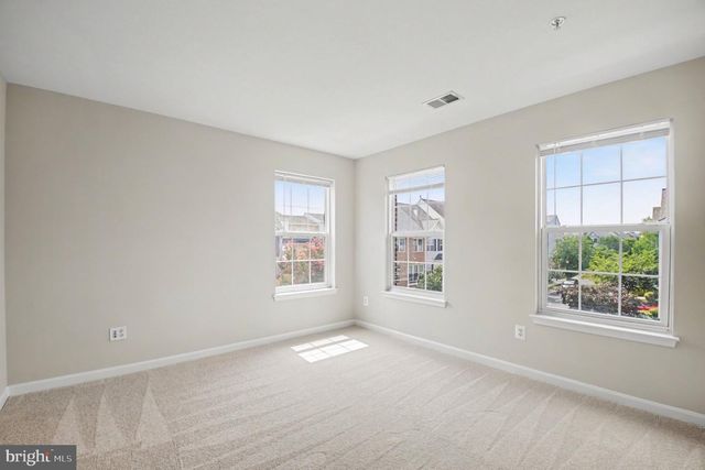 100 MEADOWS LN, Alexandria, VA 22304