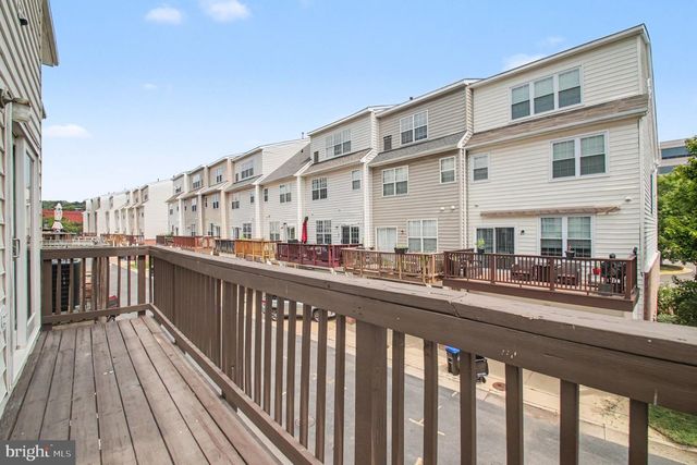 100 MEADOWS LN, Alexandria, VA 22304