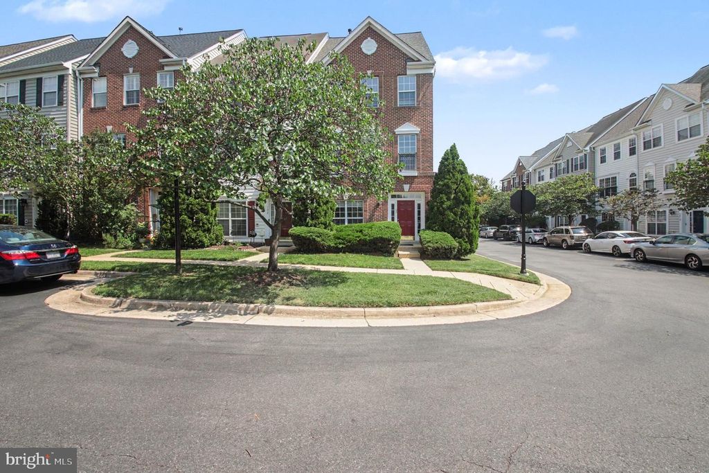 100 MEADOWS LN, Alexandria, VA 22304