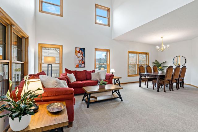 886 Oak Court, Eagan, MN 55123