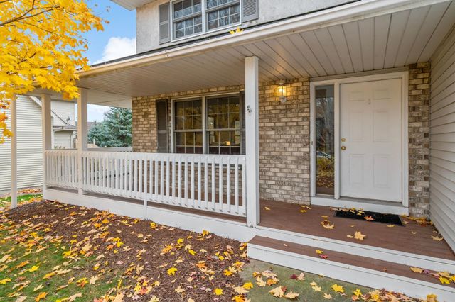 886 Oak Court, Eagan, MN 55123