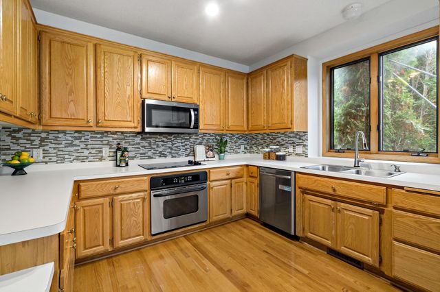 886 Oak Court, Eagan, MN 55123