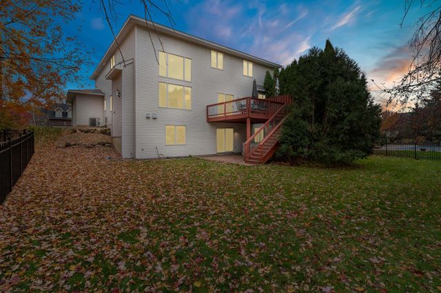 886 Oak Court, Eagan, MN 55123