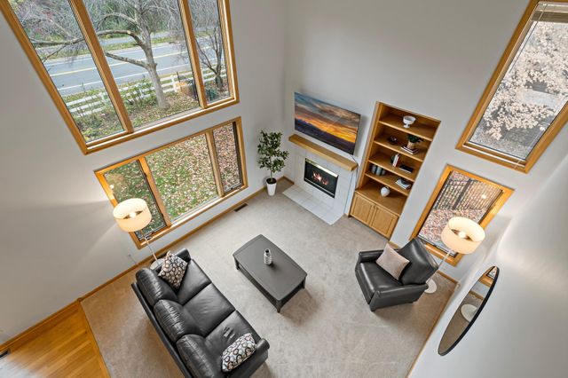 886 Oak Court, Eagan, MN 55123