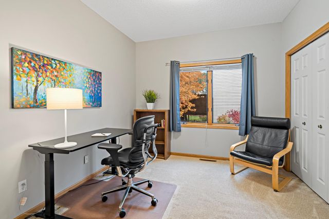 886 Oak Court, Eagan, MN 55123