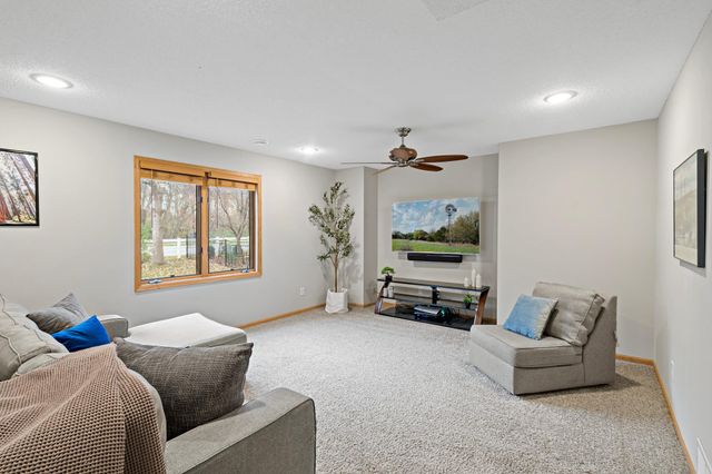 886 Oak Court, Eagan, MN 55123