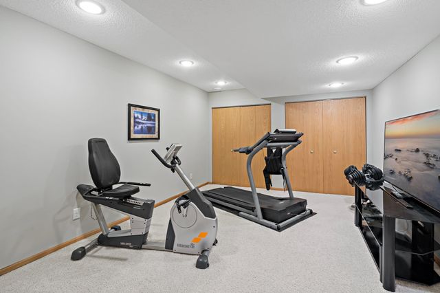 886 Oak Court, Eagan, MN 55123