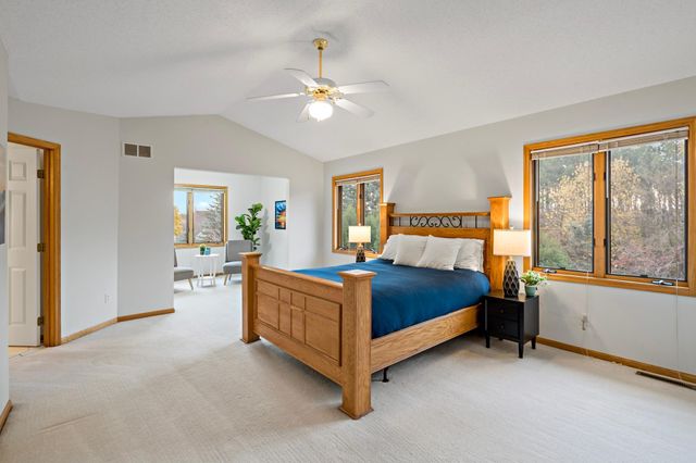 886 Oak Court, Eagan, MN 55123